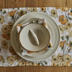 Dot Plate -Penguin Random House Sales Store 2019 06 Thyme0290