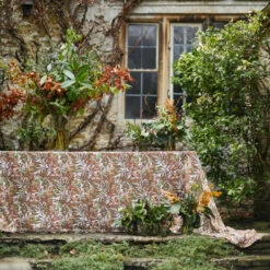 Autumn Leaves Horse Chestnut Linen Napkin 11 Autumn Leaves Horse Chestnut Linen Napkin -Penguin Random House Sales Store AutumnLeaves2022 HelenCathcart LowRes 4