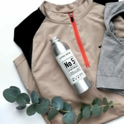 No 5. Sportswear Eco Wash - 250ml -Penguin Random House Sales Store DSCF2685