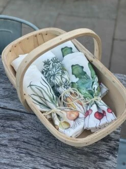 Radish Linen Napkin -Penguin Random House Sales Store IMG 2505 3cf2a0ff 6b87 4fef b916 0eeca8fa0691