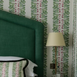 Radish Stripe Wallpaper