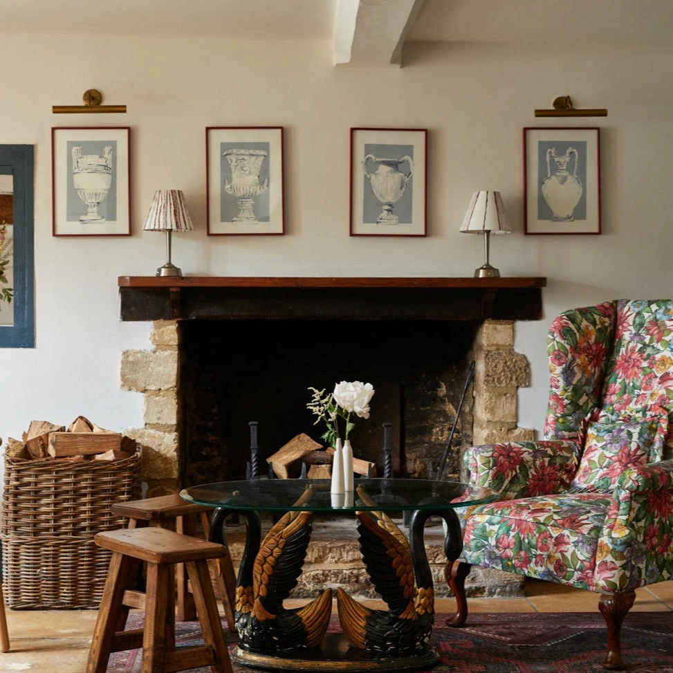 Urn 4 By Laura Vaughan 4 Urn 4 By Laura Vaughan - Image 2