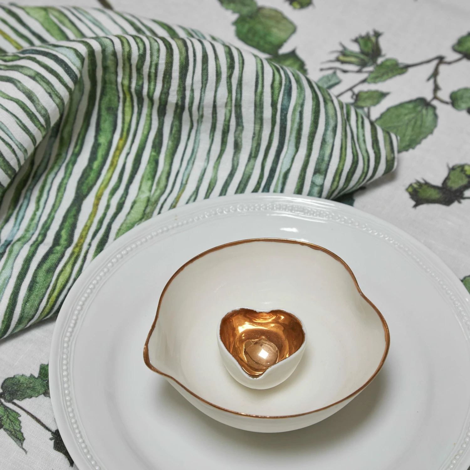 Green Stem Linen Napkin 5 Green Stem Linen Napkin - Image 3